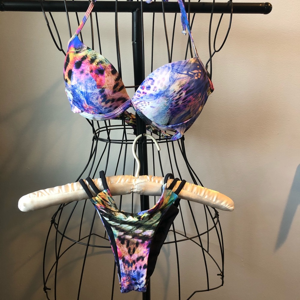 Bathing suit - Picture 3 of 3